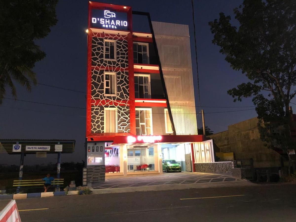 D'Shario Hotel Kepanjen Маланг Екстер'єр фото