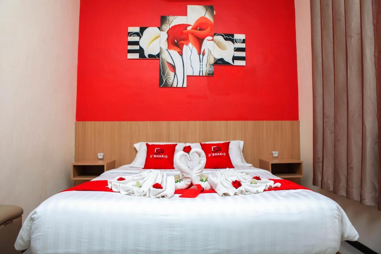 D'Shario Hotel Kepanjen Маланг Екстер'єр фото