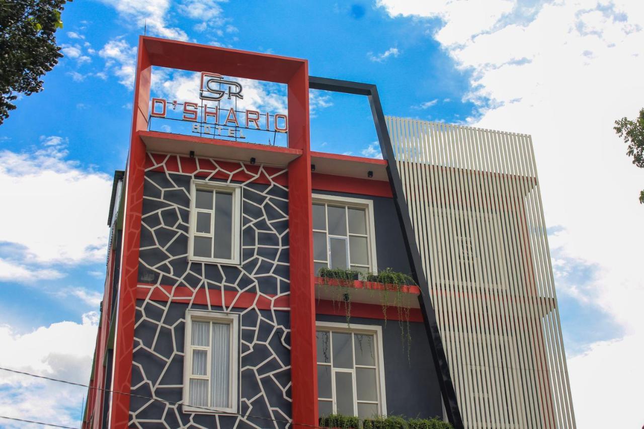 D'Shario Hotel Kepanjen Маланг Екстер'єр фото