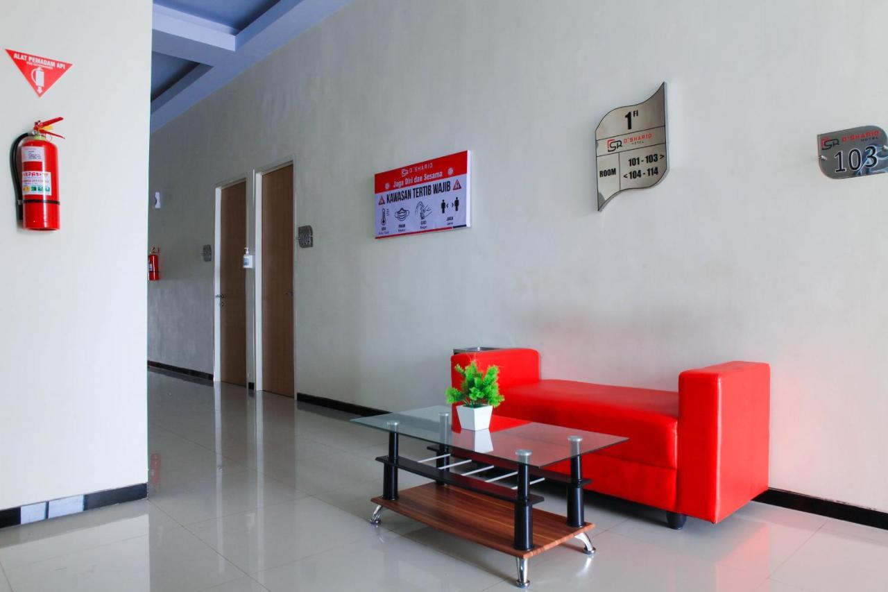 D'Shario Hotel Kepanjen Маланг Екстер'єр фото