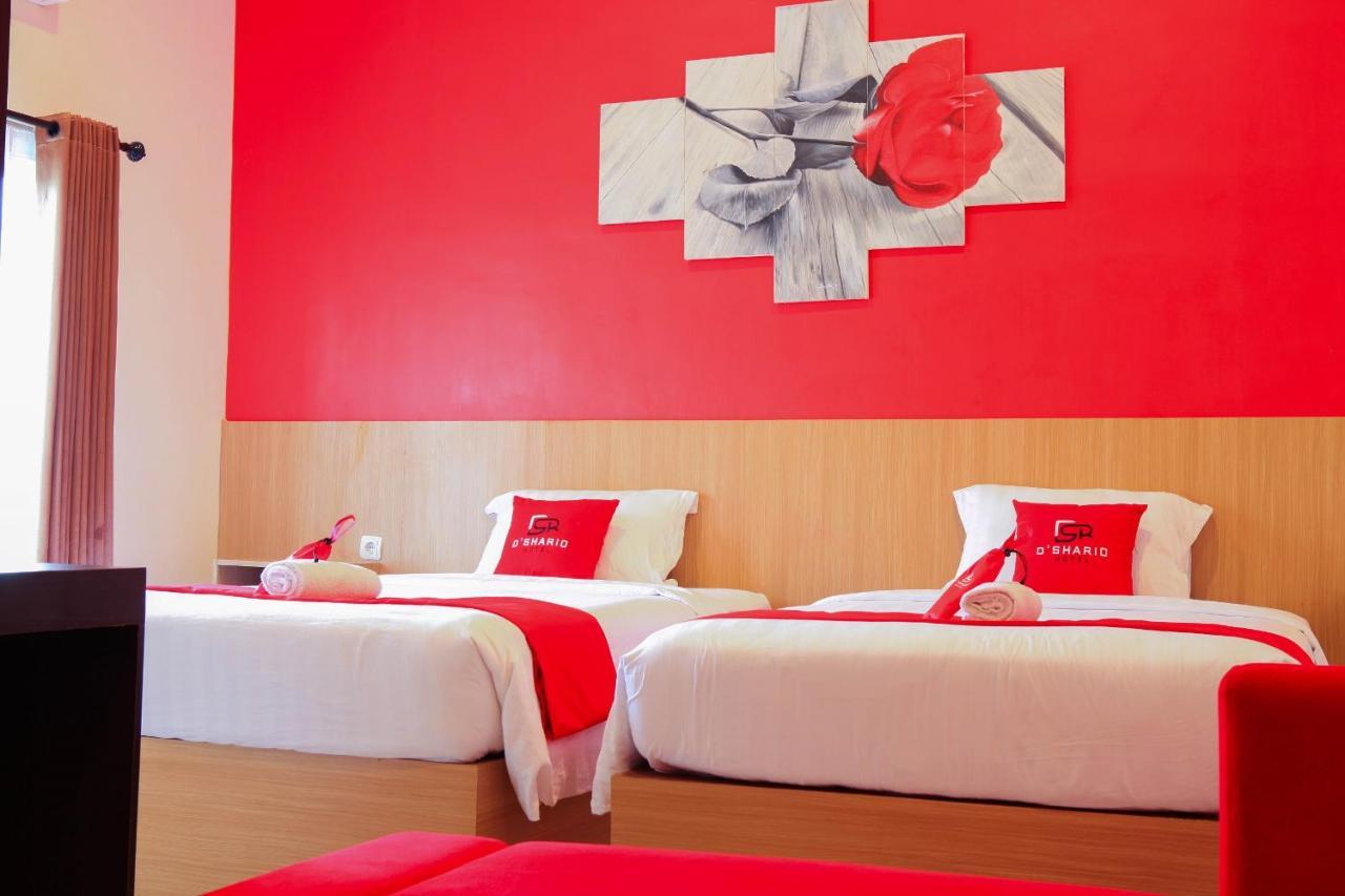 D'Shario Hotel Kepanjen Маланг Екстер'єр фото